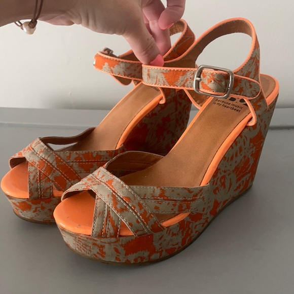 Neon orange wedge size 6 - Picture 1 of 4
